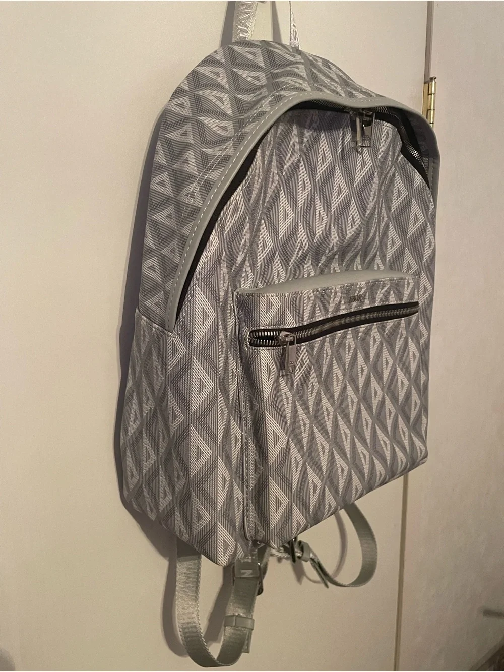 N/A stylish gray
